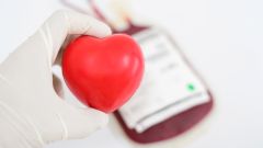 Первое в истории успешное переливание крови человеку