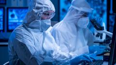 Осторожный оптимизм: вирусолог оценил динамику распространения ковида в России