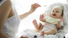 Назван продукт, который нельзя давать детям в первые три года жизни