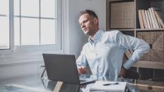 Исследование: люди во всем мире угрожающе много сидят