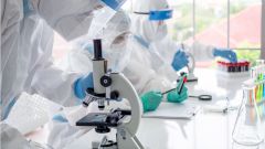 Испытание британской вакцины от коронавируса остановлено из-за побочного эффекта