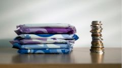 В Шотландии женщин бесплатно обеспечат тампонами и прокладками