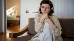 Психологи объяснили разницу между грустью и апатией