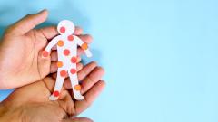 В России снова вспышки кори. Как отличить болезнь от ОРВИ?