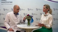 Врач рассказал о действии прививки от COVID-19 на онкобольных