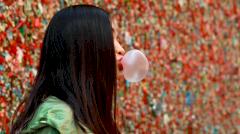 Микропластик впервые обнаружили в жевательной резинке