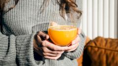 Названы напитки, повышающие риск распространения рака