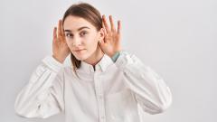 Почему только некоторые люди могут шевелить ушами