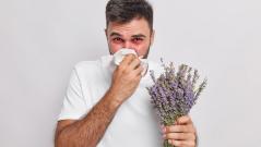 5 напитков, помогающих снизить проявления сенной лихорадки