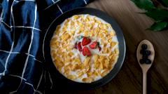 Названы четыре продукта, которые детям не стоит есть на завтрак