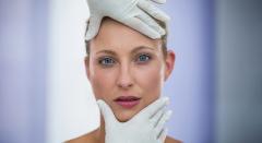 Расплавленный бутерброд: хирург предупредил о последствиях популярной косметической процедуры