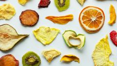 Нутрициологи назвали «здоровые» перекусы, которые никогда бы не стали есть