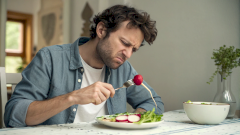 Нелюбовь к горькой еде связали с риском двух заболеваний