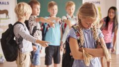 Назван неочевидный фактор, приводящий к буллингу ребенка в школе