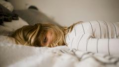 Психологи рассказали, о каких чертах характера говорит прокрастинация сна