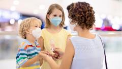 В Роспотребнадзоре предложили приучать к маскам детей начиная с трех лет