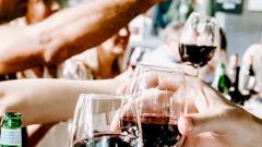 Исследование: алкоголь повышает шансы на заражение коронавирусом