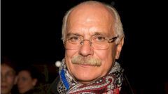 Заявлявший об угрозе чипирования Никита Михалков привился от коронавируса