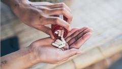 Больных COVID-19 в ЮАР и Латинской Америке будут лечить российским лекарством