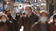 Глава Роспотребнадзора: нет доказательств, что «Омикрон» менее опасен