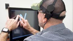 Слепым людям дали возможность читать, передавая изображения букв напрямую в мозг