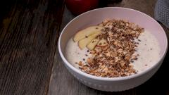 Богатый белком завтрак улучшает концентрацию — результаты исследования