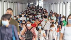 Иммунолог предупредил о неожиданном способе распространения «Омикрона»