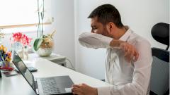 Минздрав опроверг заявления Роспотребнадзора о заразности тех, кто болел COVID-19