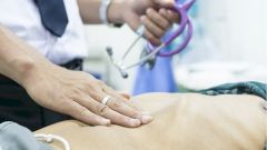 Хирург призвал отказаться от обезболивающих при боли в животе до приезда скорой