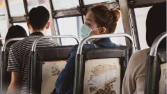 Эксперт объяснил, почему просьба надеть маску все чаще приводит к конфликтам