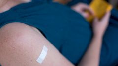 Гинцбург: около 80% «вакцинированных» из заболевших COVID-19 в тяжелой форме купили сертификат