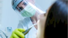 Придуманы устройства, которые защитят стоматологов и лоров от COVID-19