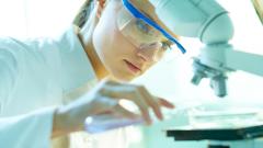 В России разрешили клинические испытания лекарства против болезни Крона и колита