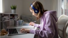 Стало известно, как повлияло онлайн-обучение во время пандемии на психологическое состояние детей