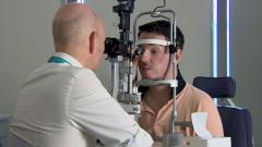 Британец первым испробовал генную терапию от надвигающейся слепоты