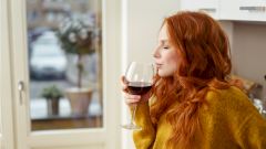 Нарколог рассказал о способе уменьшить вред от спиртного