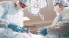 В Москве врачи пришили руку пациента к животу, чтобы спасти от ампутации