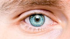 Операция по установке бионического глаза: как это было