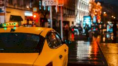 Работает ли «теория такси» в отношениях — объясняют психологи