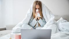 Врачи рассказали, как протекает ковид варианта FLiRT у россиян