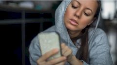 Ученые: проверять свой смартфон — все равно что закуривать сигарету