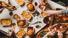 Каждый седьмой человек зависим от вредной еды: исследование