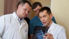 Девушка могла стать инвалидом из-за соскользнувшего позвонка