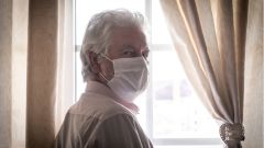 Кардиолог: маски безопасны для пожилых людей