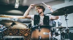 Почему люди теряют слух