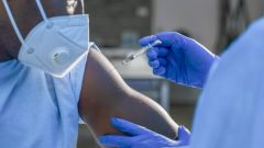 Американская Moderna оценила эффективность своей вакцины от коронавируса в 94,5%