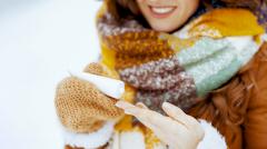 Дерматолог рассказал, как правильно увлажнять кожу зимой