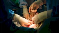 Женщине с анемией помогли родить здоровую малышку